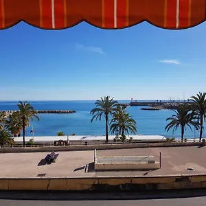 https://menton-2-pieces-face-a-la-mer-2-minutes-a-pied-du-centre-ville.fr-provencehotel.com